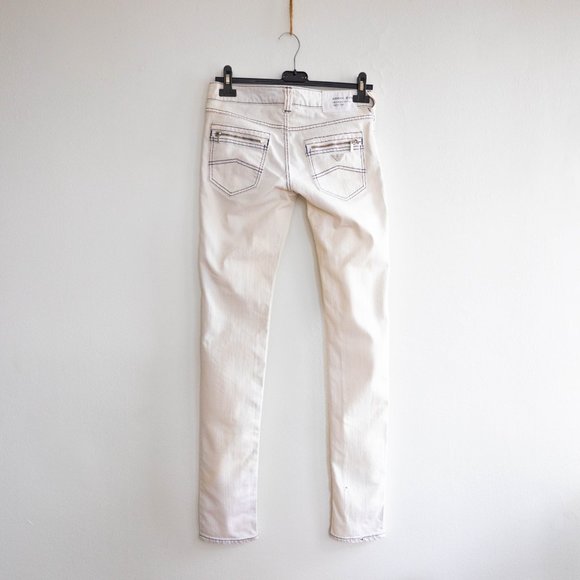 NWOT Armani Women's White Jeans - Picture 3 of 7